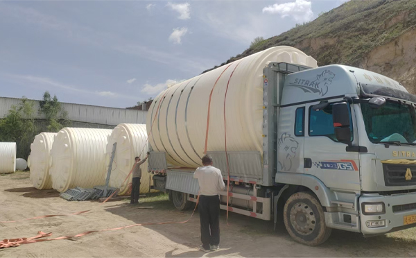 武都立式运输桶装车中